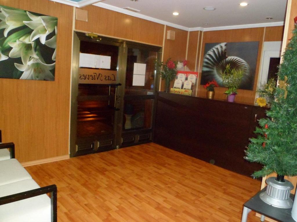 ז'אקה Auto Check In Hotel Las Nieves חדר תמונה